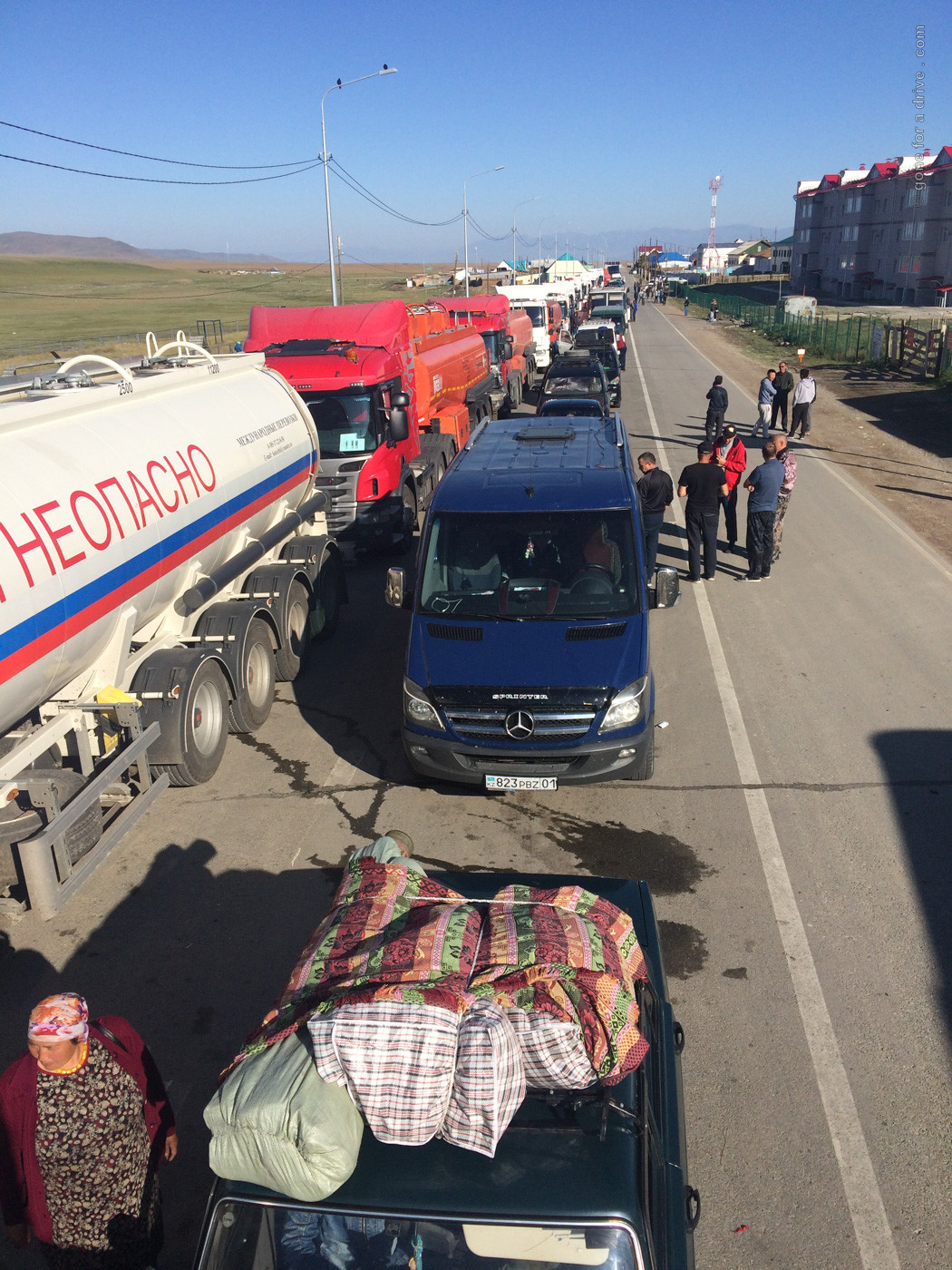 Grenze Russland Mongolei, Montag früh, 15 min vor Öffnung