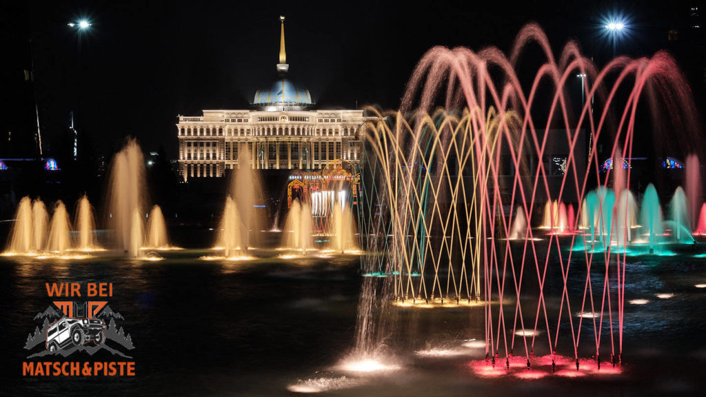 Ak-Orda-Präsidentenpalast und singender Springbrunnen in Nur-Sultan